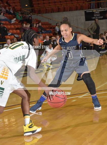 Thumbnail 2 in Vanden vs. Elk Grove (CIF SJS D2 Semifinal) photogallery.