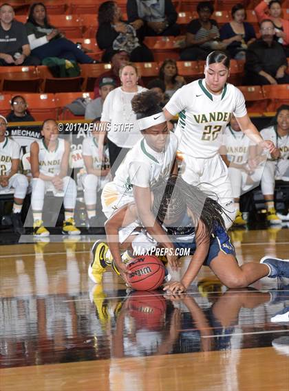 Thumbnail 2 in Vanden vs. Elk Grove (CIF SJS D2 Semifinal) photogallery.