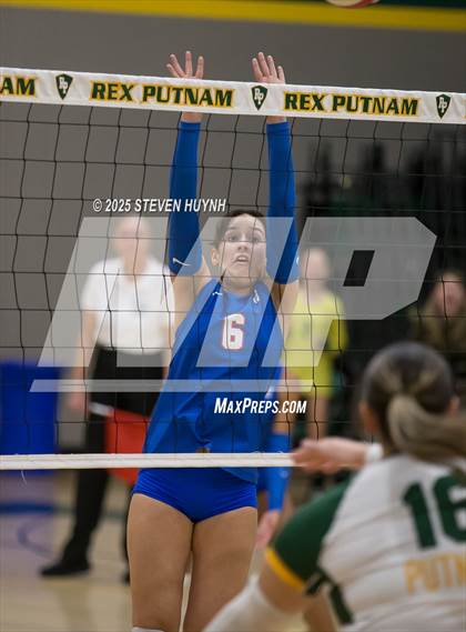 Thumbnail 1 in Hillsboro @ Putnam photogallery.