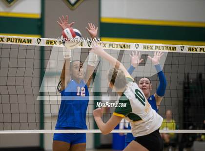 Thumbnail 3 in Hillsboro @ Putnam photogallery.
