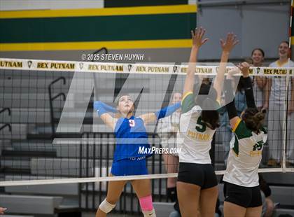 Thumbnail 1 in Hillsboro @ Putnam photogallery.