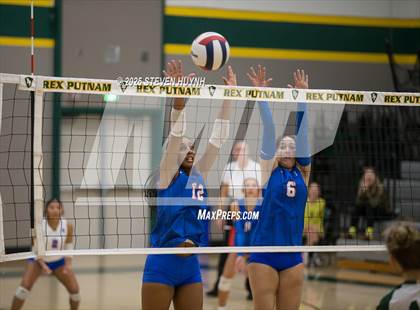 Thumbnail 3 in Hillsboro @ Putnam photogallery.