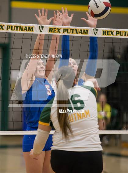 Thumbnail 3 in Hillsboro @ Putnam photogallery.