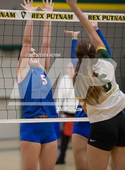 Thumbnail 1 in Hillsboro @ Putnam photogallery.