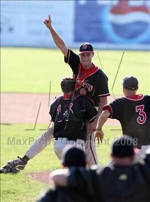 Thumbnail 2 in Hilton vs Webster-Schroeder (Section 5 Class AA Final) photogallery.