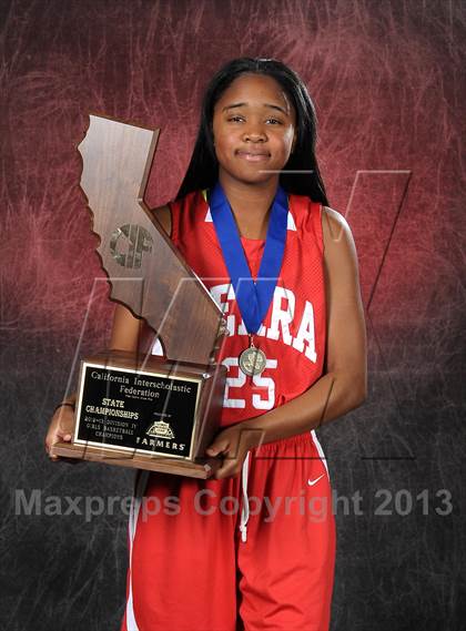 Thumbnail 2 in Serra (CIF State D4 Award Photos) photogallery.