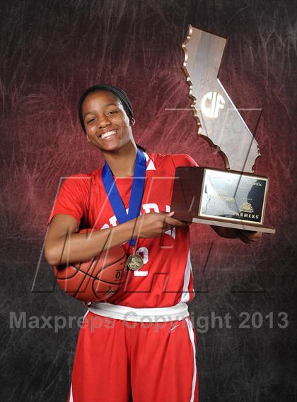 Thumbnail 2 in Serra (CIF State D4 Award Photos) photogallery.