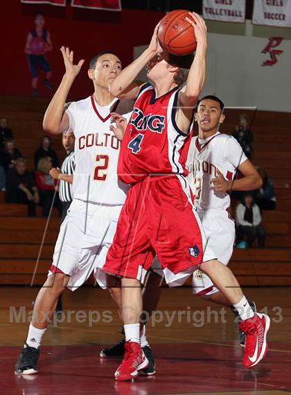 Thumbnail 3 in King vs Colton (MaxPreps Holiday Classic) photogallery.