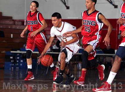 Thumbnail 1 in King vs Colton (MaxPreps Holiday Classic) photogallery.