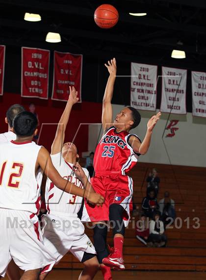 Thumbnail 1 in King vs Colton (MaxPreps Holiday Classic) photogallery.