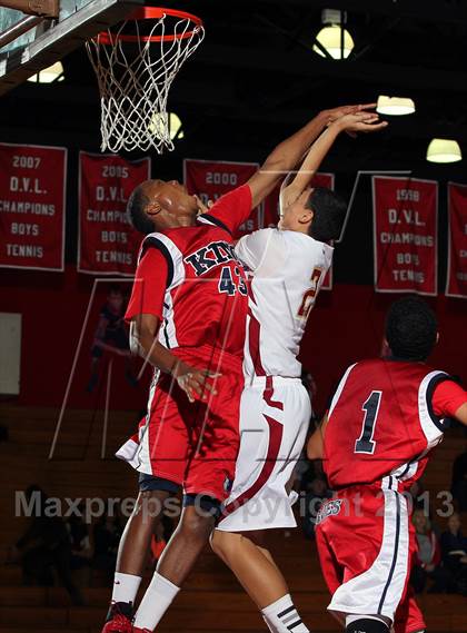 Thumbnail 2 in King vs Colton (MaxPreps Holiday Classic) photogallery.
