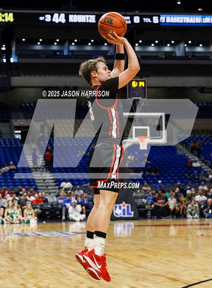 Thumbnail 2 in Paradise vs. Kountze  (UIL Basketball 3A D2 Final) photogallery.