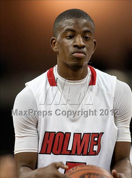 Thumbnail 1 in Holmes vs. Boone County (Regional Playoff) photogallery.