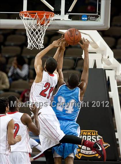 Thumbnail 1 in Holmes vs. Boone County (Regional Playoff) photogallery.