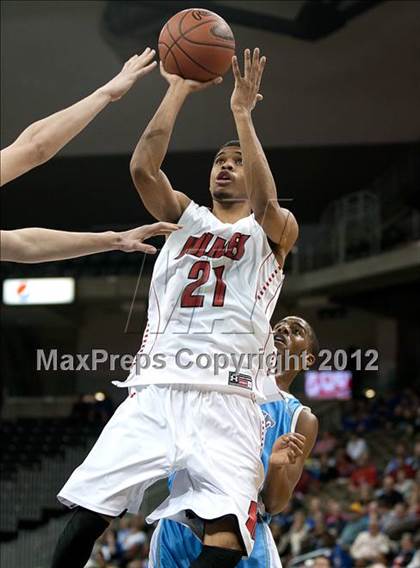 Thumbnail 2 in Holmes vs. Boone County (Regional Playoff) photogallery.