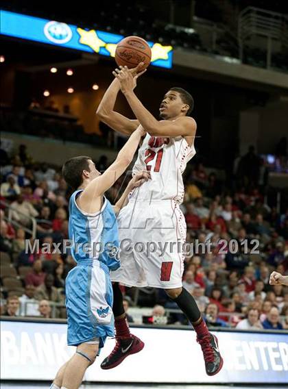 Thumbnail 1 in Holmes vs. Boone County (Regional Playoff) photogallery.