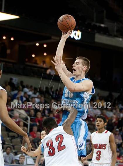 Thumbnail 1 in Holmes vs. Boone County (Regional Playoff) photogallery.
