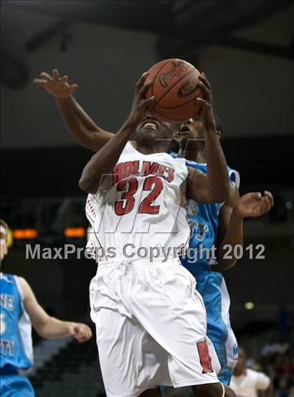 Thumbnail 3 in Holmes vs. Boone County (Regional Playoff) photogallery.