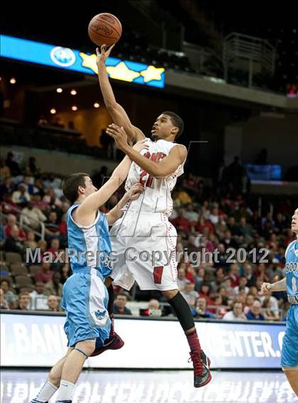 Thumbnail 2 in Holmes vs. Boone County (Regional Playoff) photogallery.
