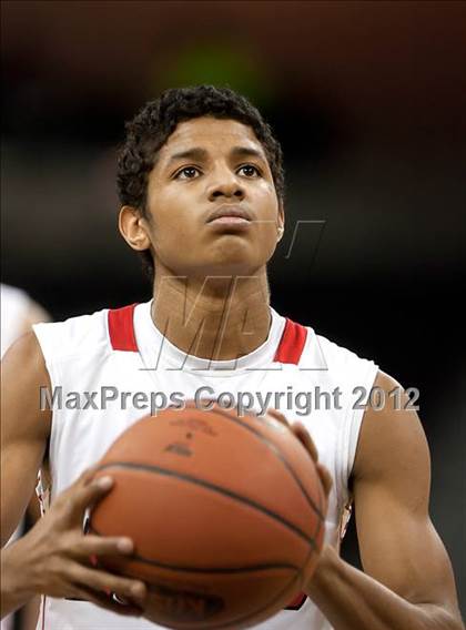 Thumbnail 1 in Holmes vs. Boone County (Regional Playoff) photogallery.