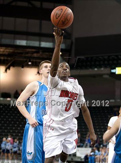 Thumbnail 2 in Holmes vs. Boone County (Regional Playoff) photogallery.
