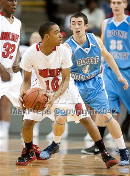 Thumbnail 1 in Holmes vs. Boone County (Regional Playoff) photogallery.