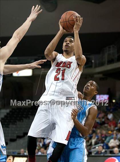Thumbnail 1 in Holmes vs. Boone County (Regional Playoff) photogallery.