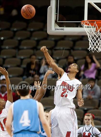 Thumbnail 1 in Holmes vs. Boone County (Regional Playoff) photogallery.