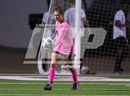 Thumbnail 2 in Southlake Carroll vs. Weatherford (UIL Bi-District Playoff) photogallery.