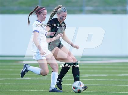 Thumbnail 3 in Southlake Carroll vs. Weatherford (UIL Bi-District Playoff) photogallery.