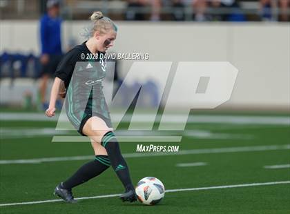 Thumbnail 3 in Southlake Carroll vs. Weatherford (UIL Bi-District Playoff) photogallery.