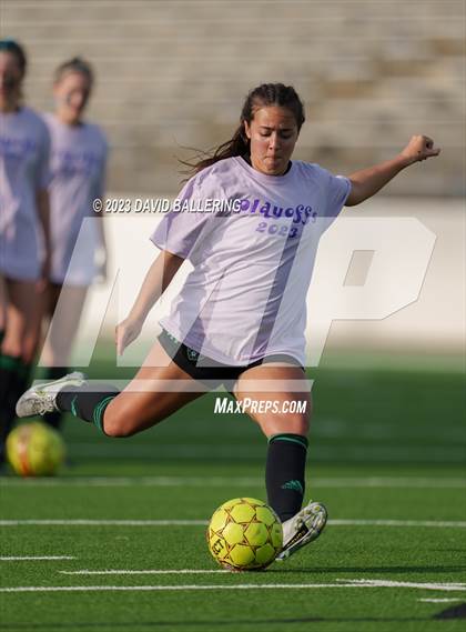 Thumbnail 2 in Southlake Carroll vs. Weatherford (UIL Bi-District Playoff) photogallery.