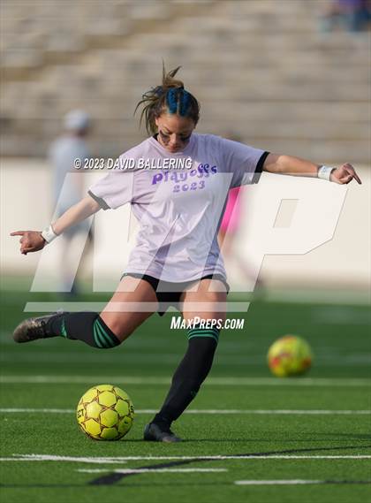 Thumbnail 2 in Southlake Carroll vs. Weatherford (UIL Bi-District Playoff) photogallery.