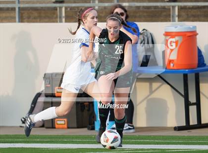 Thumbnail 1 in Southlake Carroll vs. Weatherford (UIL Bi-District Playoff) photogallery.