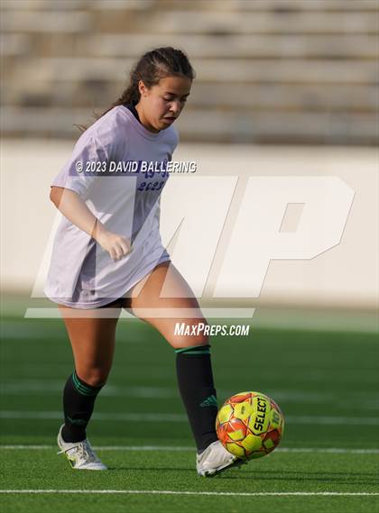 Thumbnail 3 in Southlake Carroll vs. Weatherford (UIL Bi-District Playoff) photogallery.