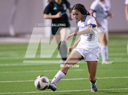Thumbnail 1 in Southlake Carroll vs. Weatherford (UIL Bi-District Playoff) photogallery.