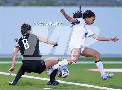 Thumbnail 1 in Southlake Carroll vs. Weatherford (UIL Bi-District Playoff) photogallery.