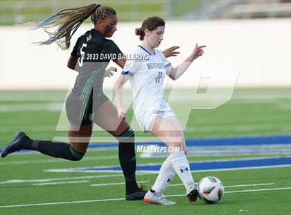 Thumbnail 2 in Southlake Carroll vs. Weatherford (UIL Bi-District Playoff) photogallery.