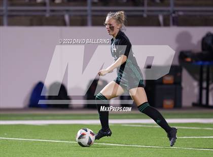 Thumbnail 3 in Southlake Carroll vs. Weatherford (UIL Bi-District Playoff) photogallery.