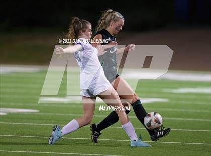 Thumbnail 2 in Southlake Carroll vs. Weatherford (UIL Bi-District Playoff) photogallery.
