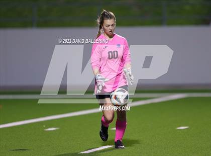Thumbnail 3 in Southlake Carroll vs. Weatherford (UIL Bi-District Playoff) photogallery.