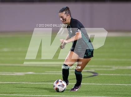 Thumbnail 1 in Southlake Carroll vs. Weatherford (UIL Bi-District Playoff) photogallery.