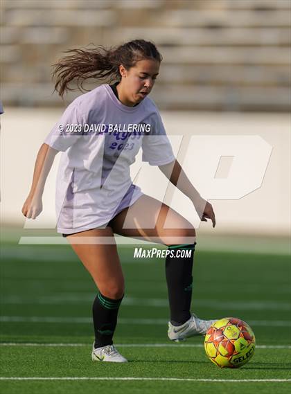 Thumbnail 2 in Southlake Carroll vs. Weatherford (UIL Bi-District Playoff) photogallery.
