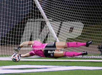 Thumbnail 1 in Southlake Carroll vs. Weatherford (UIL Bi-District Playoff) photogallery.