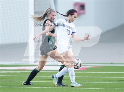 Thumbnail 1 in Southlake Carroll vs. Weatherford (UIL Bi-District Playoff) photogallery.