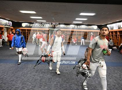 Thumbnail 2 in St. John Bosco vs. Mater Dei (Pre-Game) photogallery.