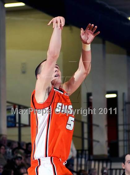 Thumbnail 2 in Grissom @ Brewer photogallery.