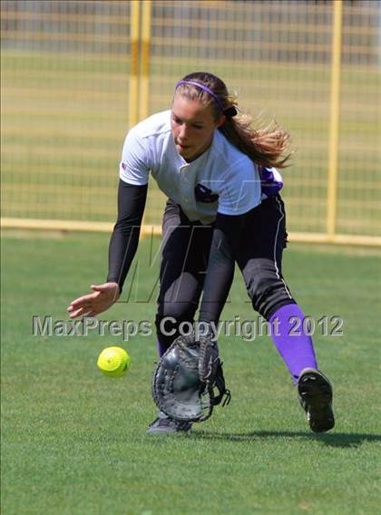 Thumbnail 3 in El Capitan vs. Santana (CIF SDS D3 Final) photogallery.