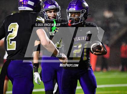 Thumbnail 2 in Eastlake vs Puyallup (WIAA 4A First Round) photogallery.