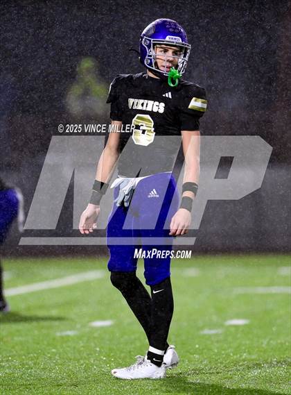 Thumbnail 1 in Eastlake vs Puyallup (WIAA 4A First Round) photogallery.